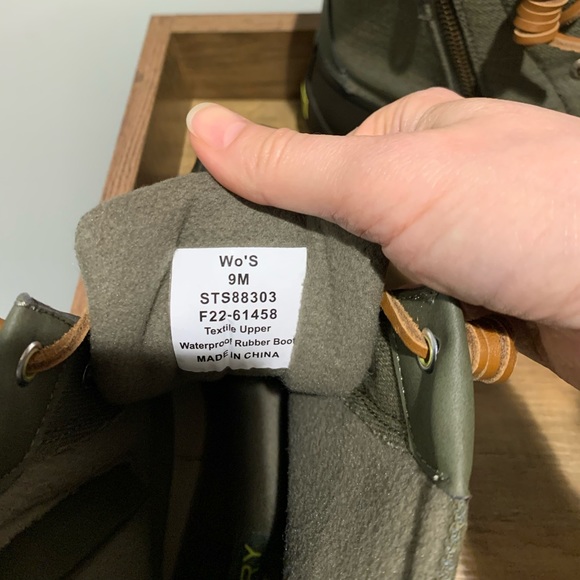 SPERRY TOP-SIDER SALTWATER DUCK BOOTS - Picture 9 of 9